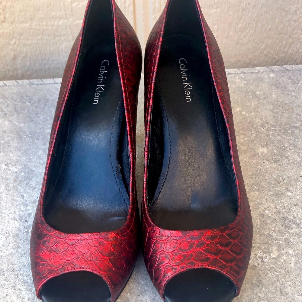 Peep toe heels